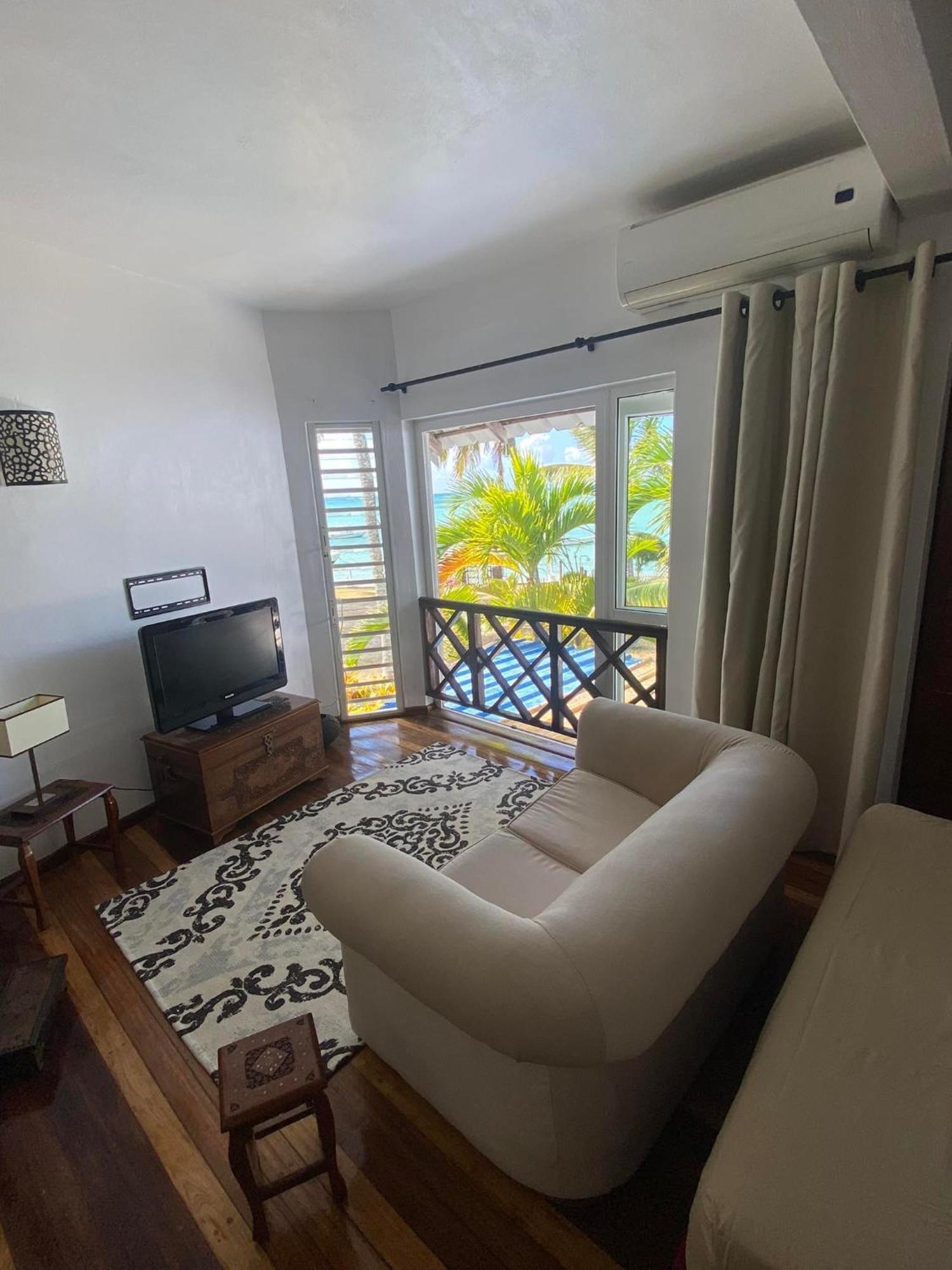 Islands View - Mazor Beach Villas Grand Gaube Room photo