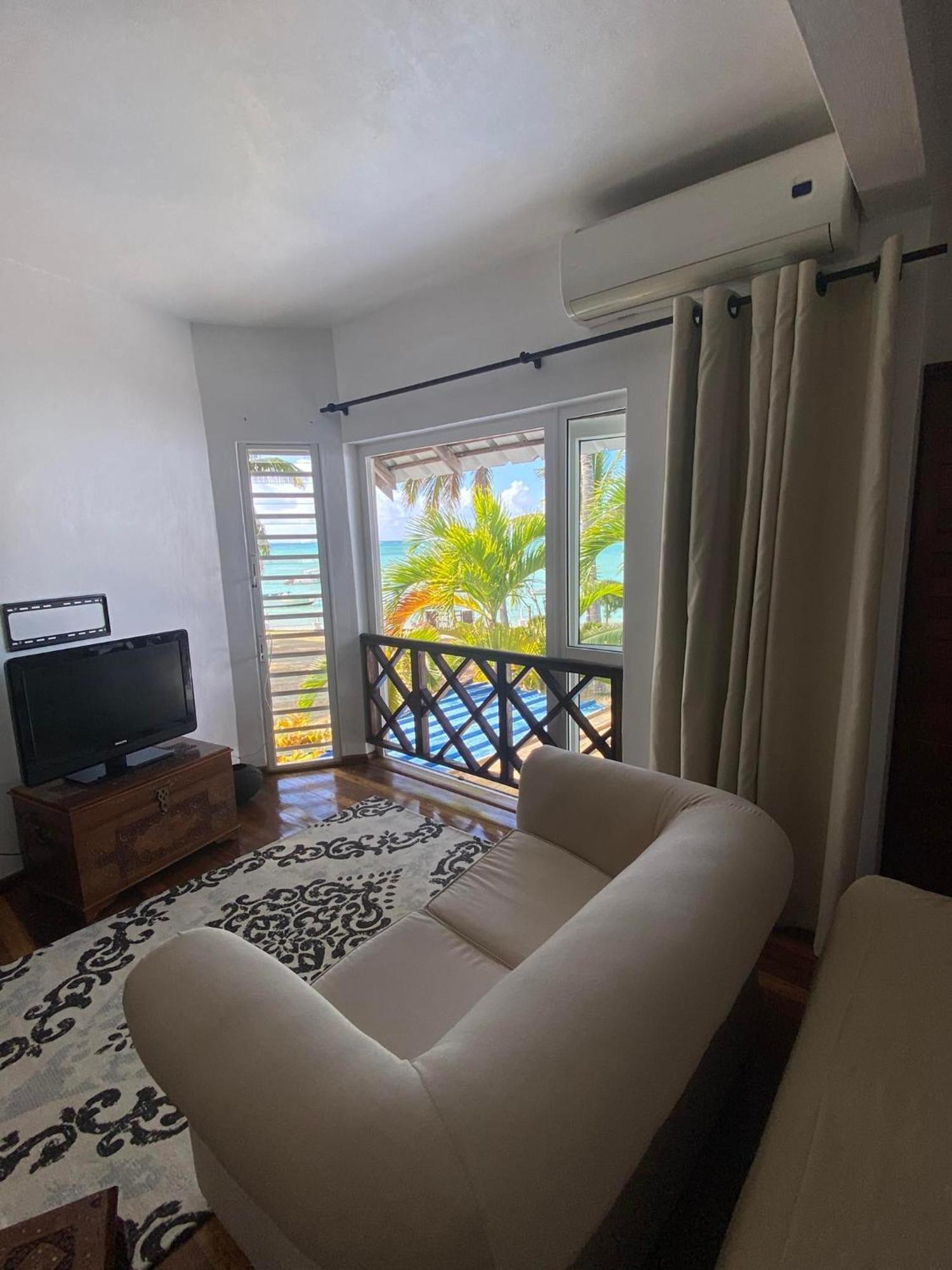 Islands View - Mazor Beach Villas Grand Gaube Room photo