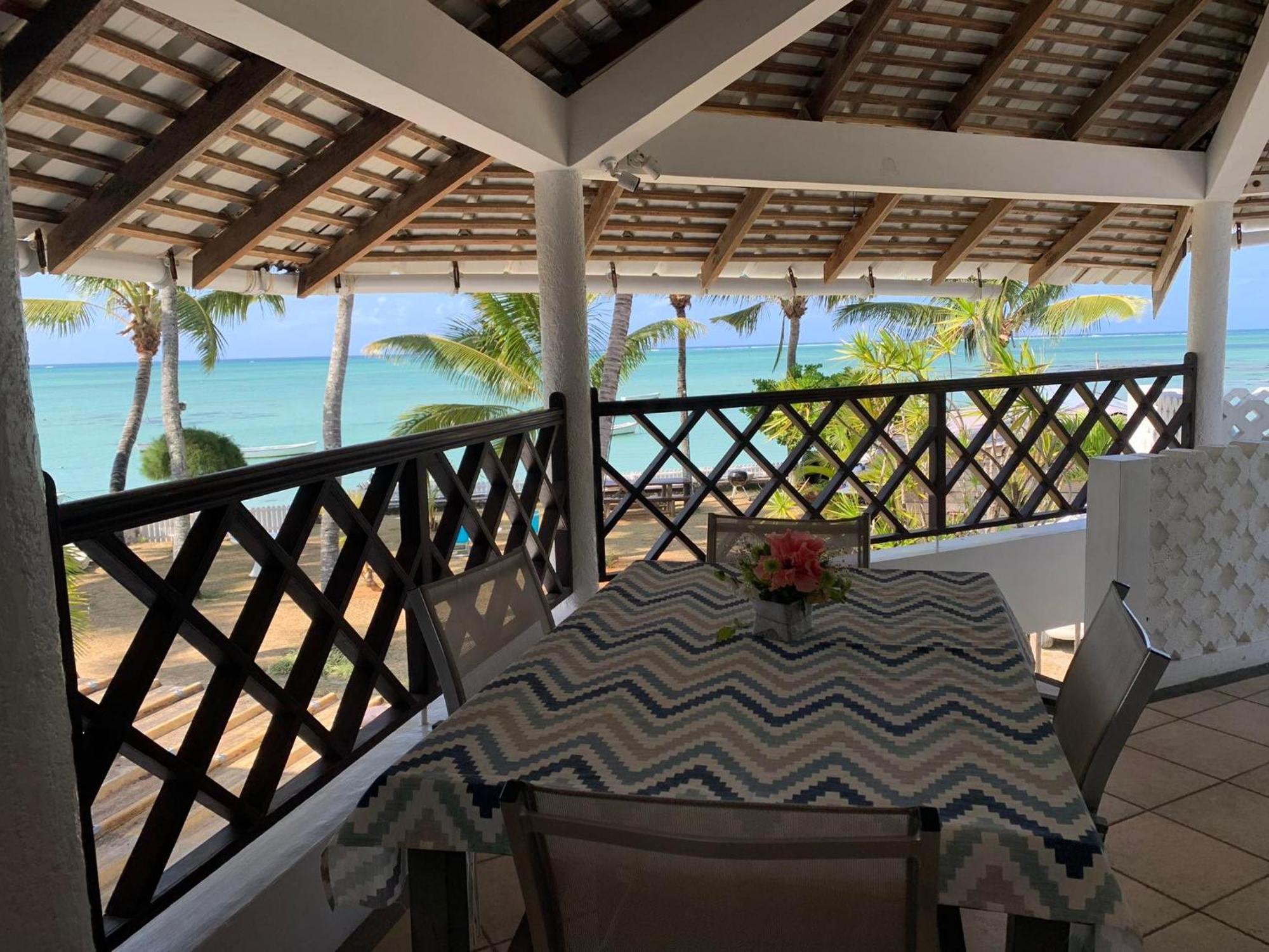 Islands View - Mazor Beach Villas Grand Gaube Room photo